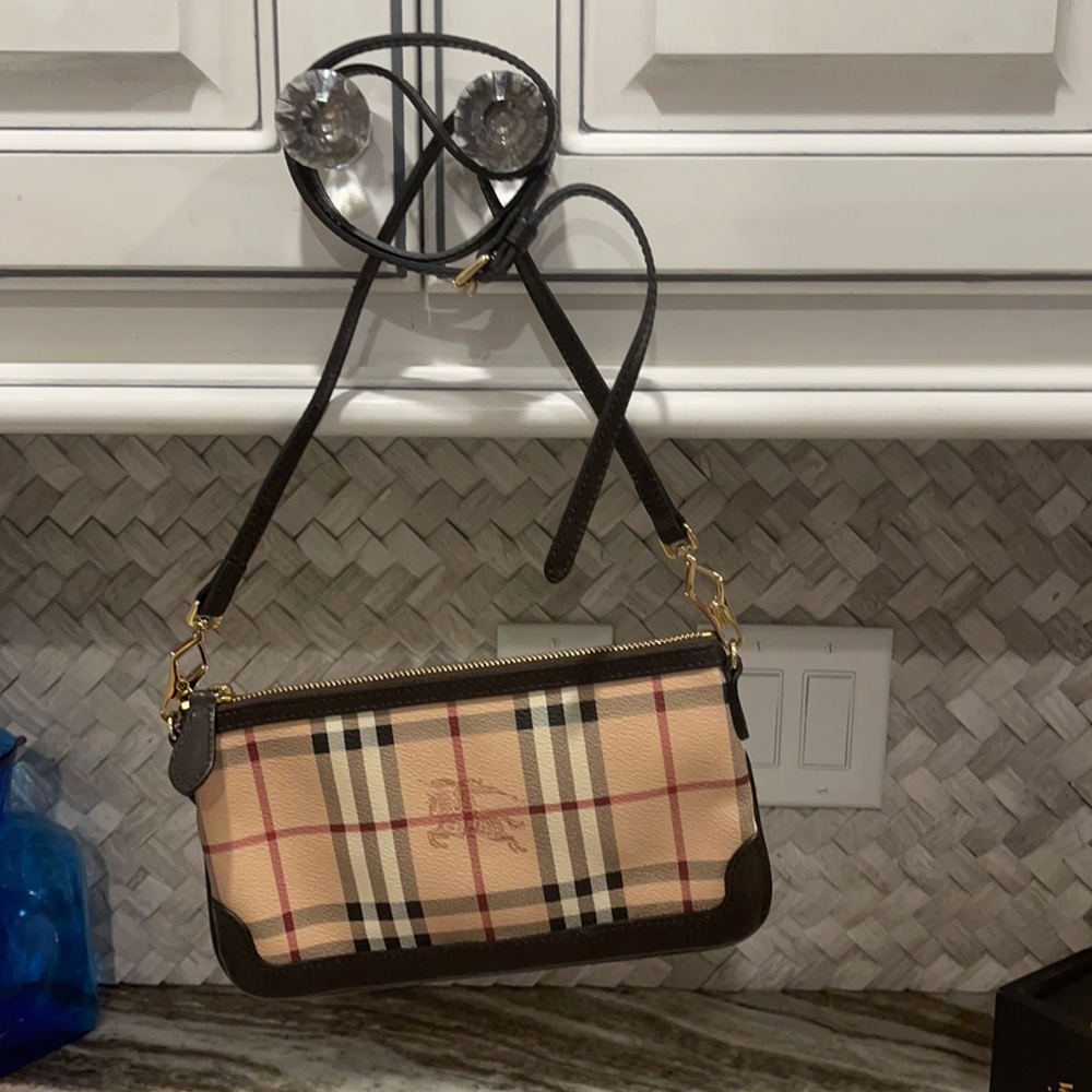 Authentic Burberry Peyton Haymarket crossbody